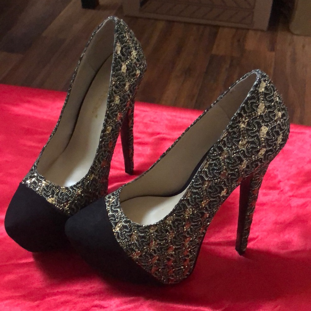 Shoes - Picture 2 of 3